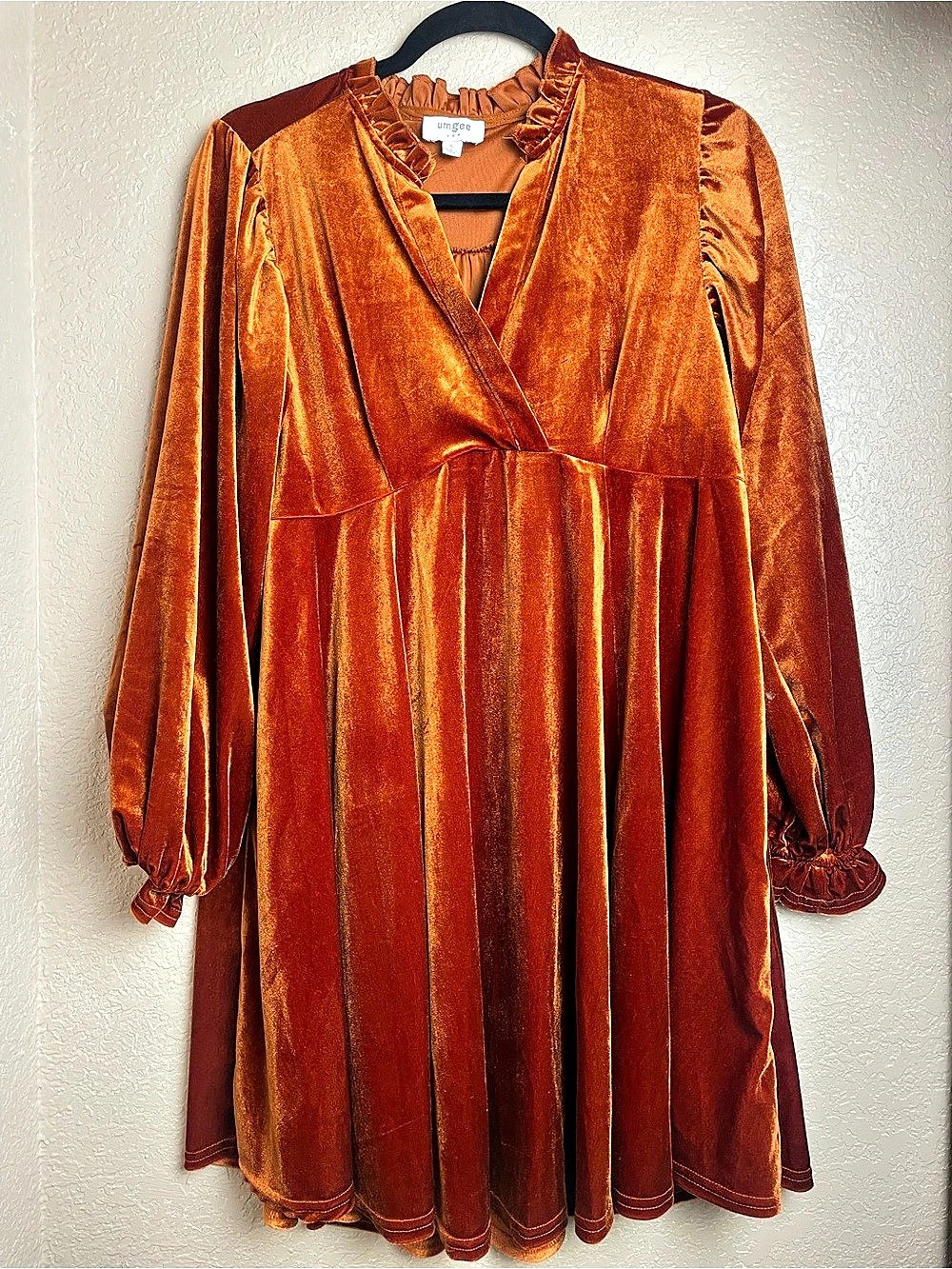 Umgee Velvet Mini Dress in Orange Size Small Like New